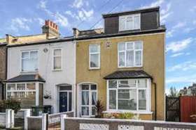 5 bedroom End of Ter...